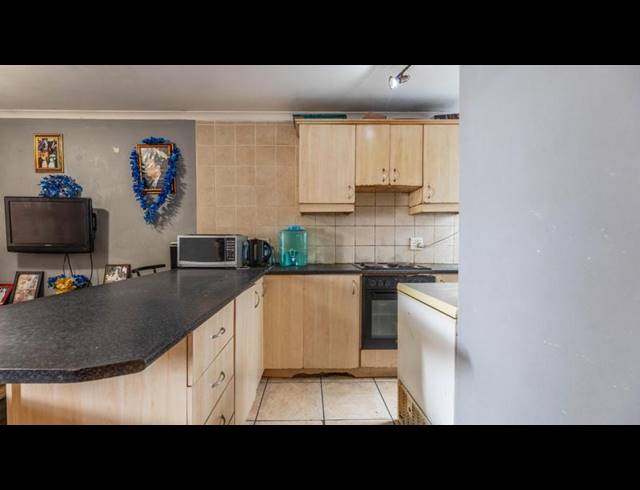 2 BEDROOM APARTMENT FOR SALE IN BRACKENFELL CENTRAL